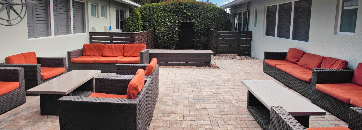 Outside patio at Sunrise Detox Palm Beach