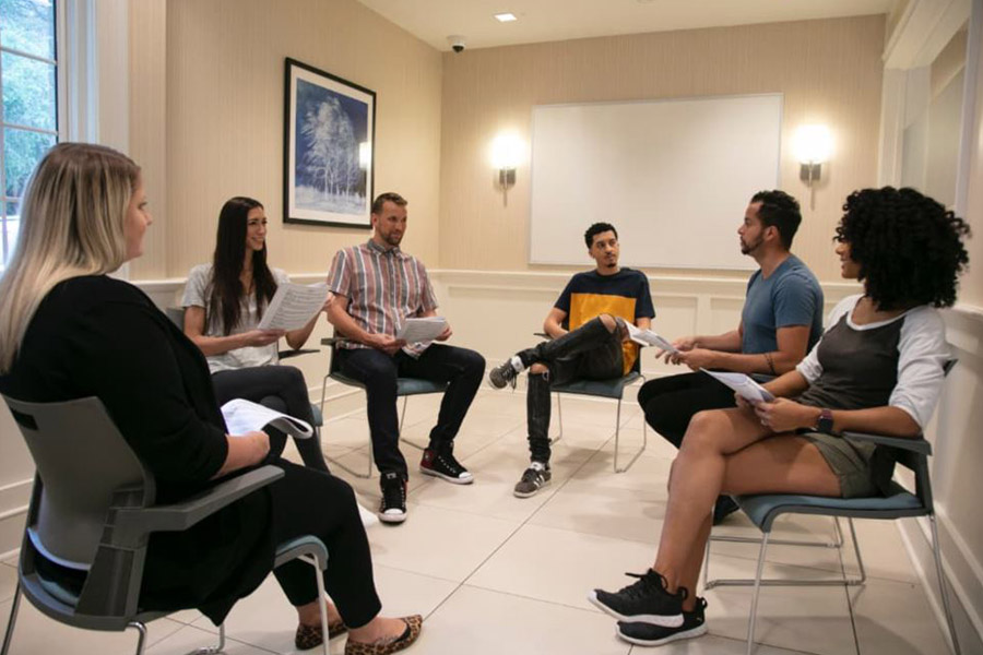 a therapy group session in Orlando Florida Sunrise detox center